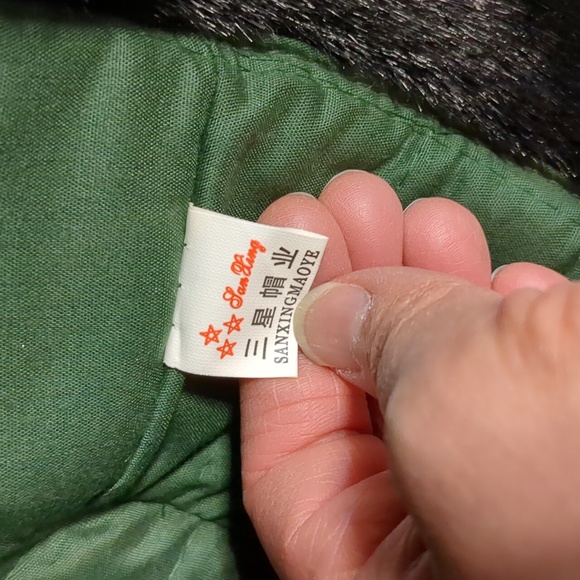 *3/$25 Red star winter hat - Picture 5 of 5